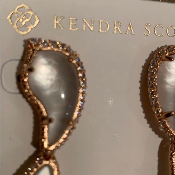 ❌Last deal ❌Kendra  Scott pearl earring - Picture 5 of 11